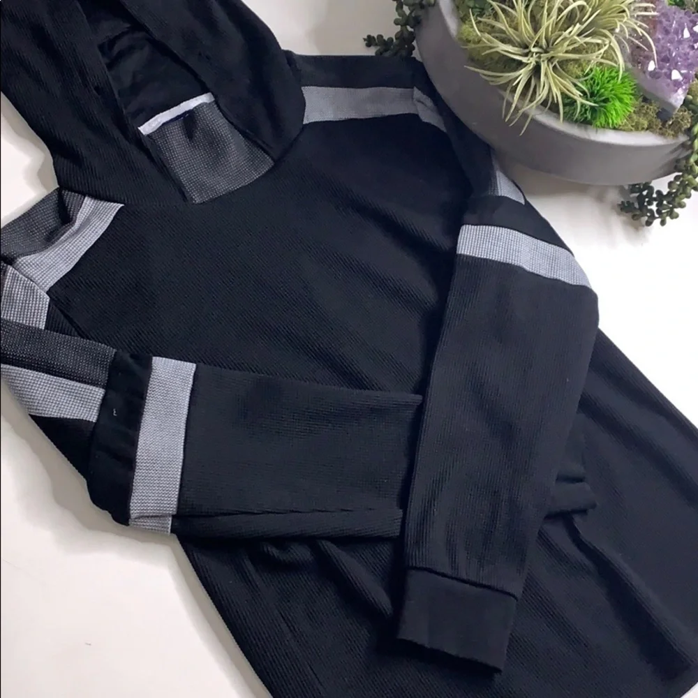 AO Amongst Others Black Hooded Long sleeve thermal shirt black kids medium